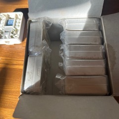 テレフォンモジュラジャック8個　と壁掛け用品4個の画像