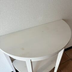 IKEA 半円　サイドテーブルの画像