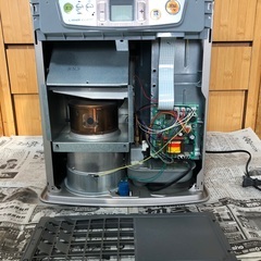 石油ファンヒーター(71)  トヨトミ 5Lタンク NLC-3215E3  2015年  GOOD　只今フリー案件の画像