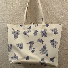 肩掛けトートバッグの画像