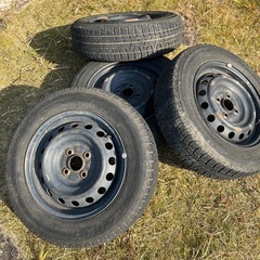 スタッドレスタイヤ４本セット　《譲渡先決定しました。閲覧ありがとうございましたm(._.)m》の画像