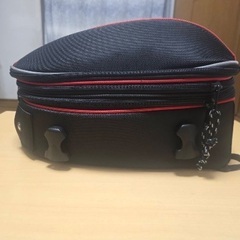 バイクのカバンの画像