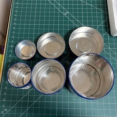 中が見える筒の収納雑貨 ブリキ缶 大中小の3つセットの画像