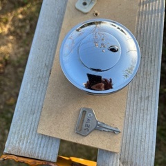 ハーレータンクキャップキー付き　ジャンクの画像