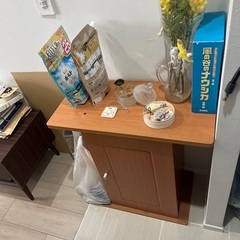 テレビ台、収納ケース2台、の画像