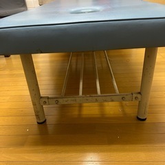 診察ベッドの画像