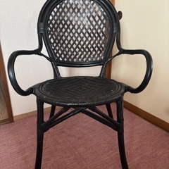 IKEA籐製のチェアの画像