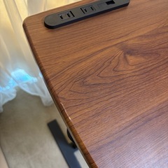 【美品】昇降サイドテーブル ／コンセント＆ドリンクホルダー付きの画像