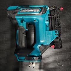 【中古】マキタ　充電式ピンタッカ　PT353DZK　本体＋ケース【ハンズクラフト熊本けやき通り店】【店頭取引限定】の画像