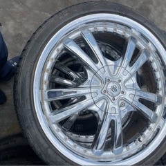 アルミホイール245/35ZR20中古タイヤ付きアルミホイールの画像