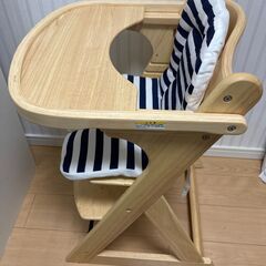 ベビーチェアテーブル付き　美品の画像