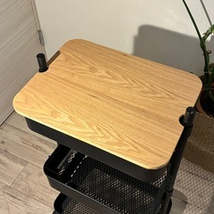 🧚🏻天板付きスチールワゴンの画像