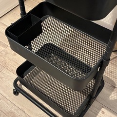 🧚🏻天板付きスチールワゴンの画像