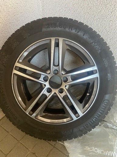 スタッドレスタイヤ 215/60 R17 ホイール　付きベンツ　配達可能❗️