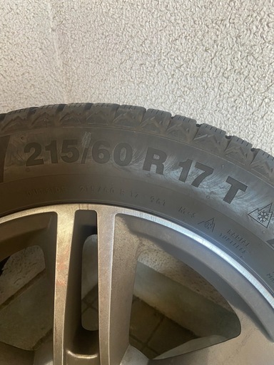 スタッドレスタイヤ 215/60 R17 ホイール　付きベンツ　配達可能❗️