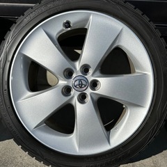 美品　30プリウス　ツーリング純正17インチアルミ　スタッドレス　セットの画像