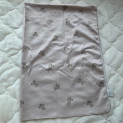 熊柄授乳ケープ　の画像