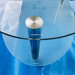 ガラステーブル　キャスター付きの画像