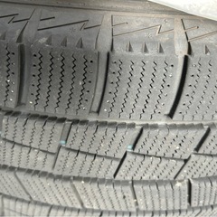スタッドレスタイヤの画像
