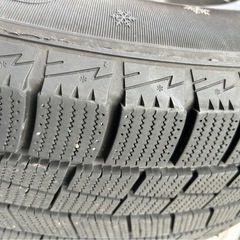スタッドレスタイヤの画像