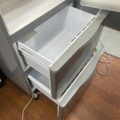 リサイクルショップどりーむ天保山店　No2792 ３ドア冷蔵庫　サンヨー　２０１０年製　２５５L　動作確認OK🎵　１ヵ月保証付きの画像