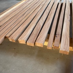 欅角材　ケヤキ　一本500円の画像