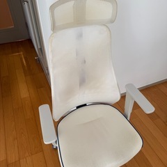 イケアデスク＋チェア＋デスクランプの画像