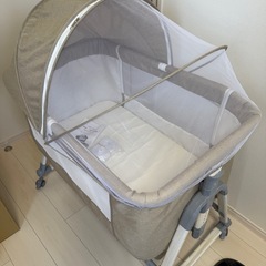 ベビーベッドの画像