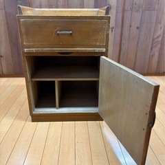 アンティーク　キャビネットの画像