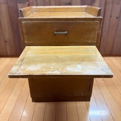 アンティーク　キャビネットの画像