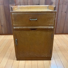 アンティーク　キャビネットの画像