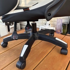 ゲーミングチェア（受渡し決まりました）の画像