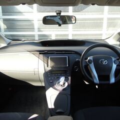 22年 プリウス 1.8Sツーリングセレクション/LEDヘッドライト/ナビ/TV/純正17インチアルミ/77,000㎞の画像