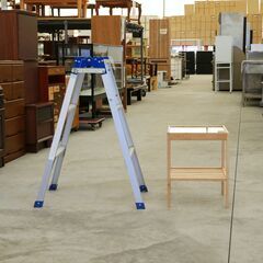 ≪NX026≫ 美品 IKEAのサイドテーブル　　NESNA/ガラス天板/竹素材/中古家具/仙台港インター降りてすぐ/リユースストレージ仙台の画像