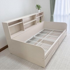 シングルベッド、引き出し、マットレス付き。収納付きデイベッド(デニッシュ。の画像