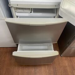 リサイクルショップどりーむ天保山店　No1883 ３ドア冷蔵庫　３４５L　SHARP　２００９年製　動作確認OK🎵の画像