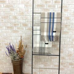 チェック柄ストール　マフラーの画像