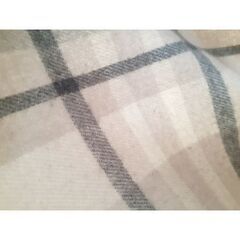 チェック柄ストール　マフラーの画像