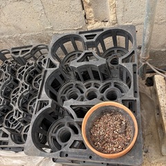 鉢のトレイの画像