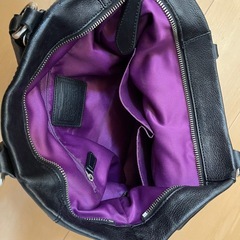 Coach ブラックレザーハンドバッグの画像