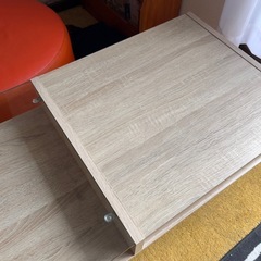 ガラステーブル　収納付きの画像