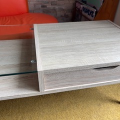 ガラステーブル　収納付きの画像