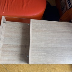 ガラステーブル　収納付きの画像