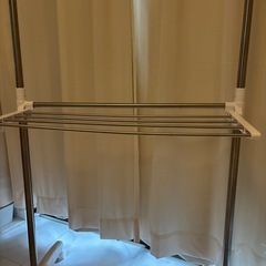 室内洗濯物干しの画像