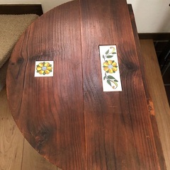 木製　円形テーブルの画像