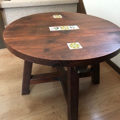 木製　円形テーブルの画像