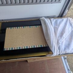 雛人形の台座、屏風、ぼんぼり等の画像