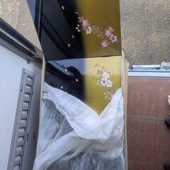 雛人形の台座、屏風、ぼんぼり等の画像