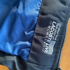 LACOSTE  L！VEのダウンジャケット Sサイズの画像