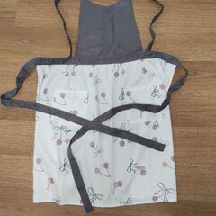 ニトリバッククロスエプロン（リボンチェリー）NITORIの画像